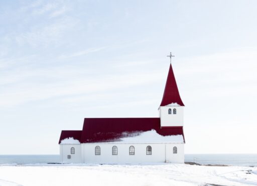church, snow, facade-1081718.jpg